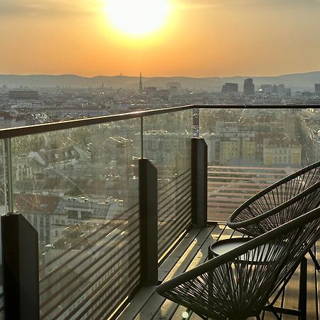 Panorama Sky Apartment I Rooftop Pool I Metro Station Вена Экстерьер фото